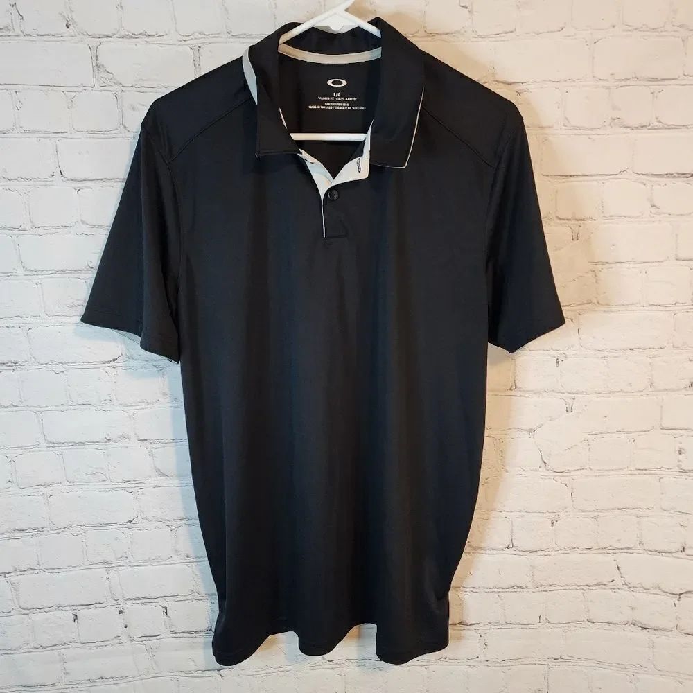 Men's Oakley "Tailored Fit" golf polo shirt, size Large